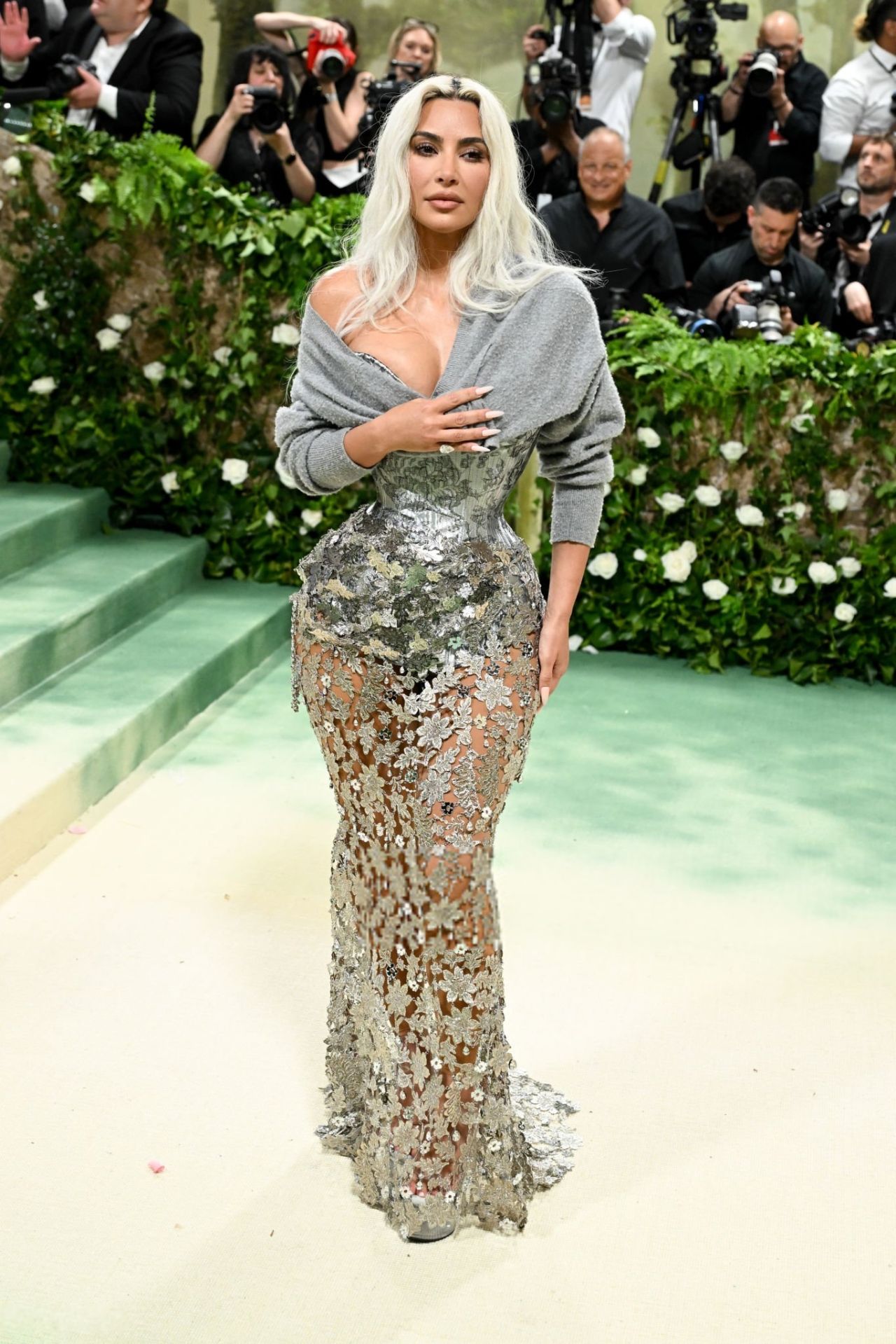 KIM KARDASHIAN AT MET GALA 2024 IN NEW YORK CITY14